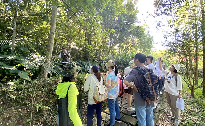 Grand-Tek Technology Family Hiking Day- Maokong Zhangshu Trail One-day Tour - Grand-Tek